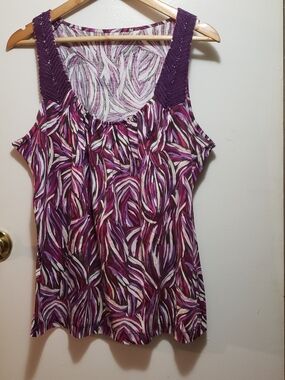 a.n.a. Purple Patterned Sleeveless Women's Top